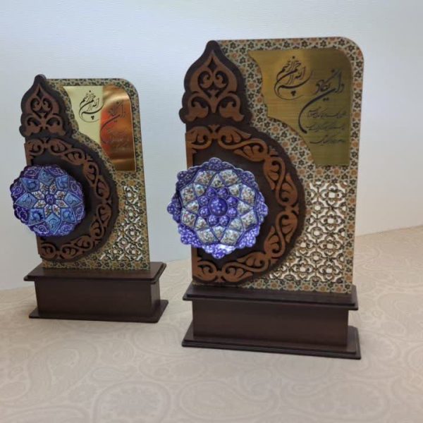 تندیس مدل T1