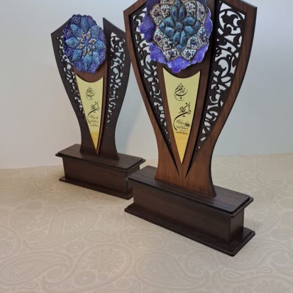 تندیس مدل T2